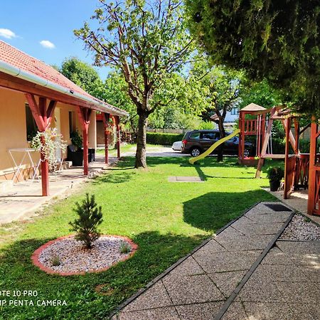 Apartman Aniko Vendeghaz Harkány Dış mekan fotoğraf