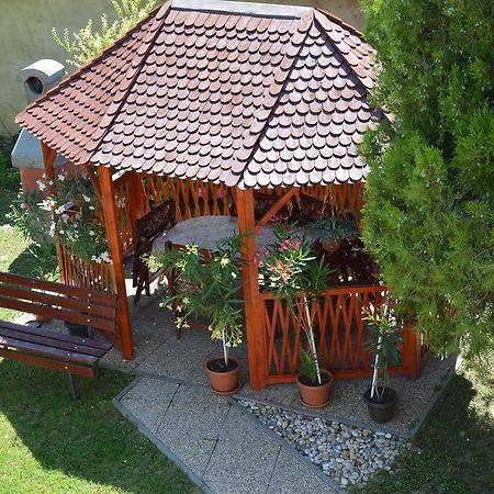 Apartman Aniko Vendeghaz Harkány Oda fotoğraf