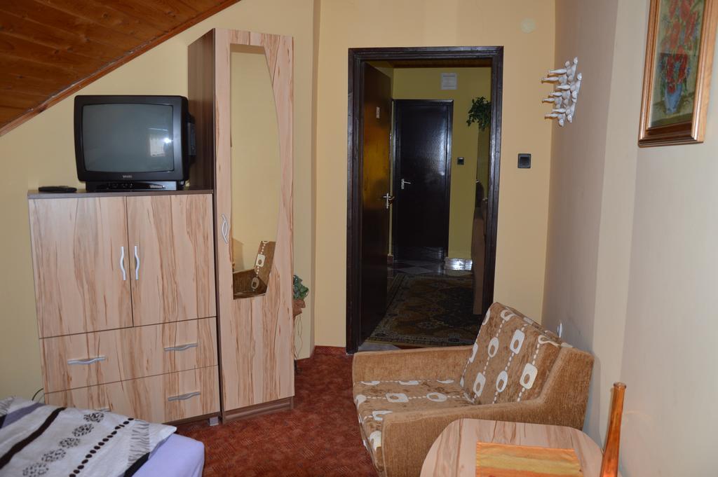 Apartman Aniko Vendeghaz Harkány Oda fotoğraf