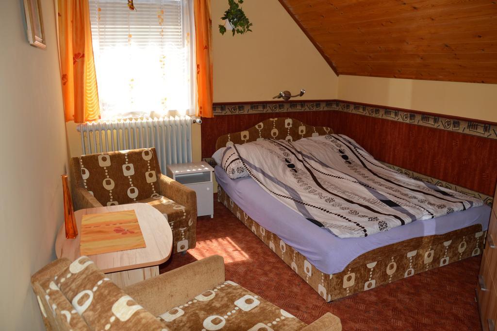 Apartman Aniko Vendeghaz Harkány Oda fotoğraf