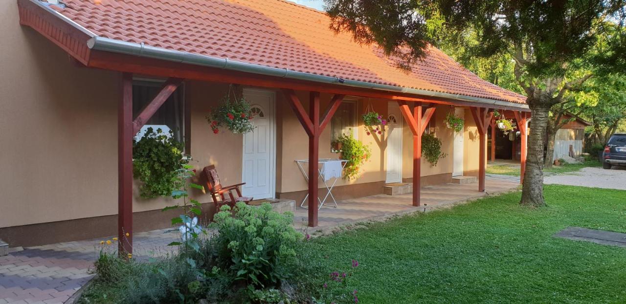 Apartman Aniko Vendeghaz Harkány Dış mekan fotoğraf